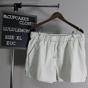 Lululemon | EUC| Cinchable Waist High-Rise Woven Short 3.5" | Bone | Size XL